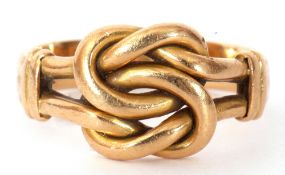 Early 20th century 18ct gold knot ring, Birmingham 1928, size Q, 6.8gms