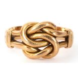 Early 20th century 18ct gold knot ring, Birmingham 1928, size Q, 6.8gms