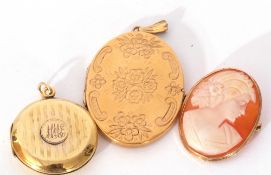 Mixed Lot: modern carved cameo shell brooch depicting a profile of a lady in a 9ct gold frame, an