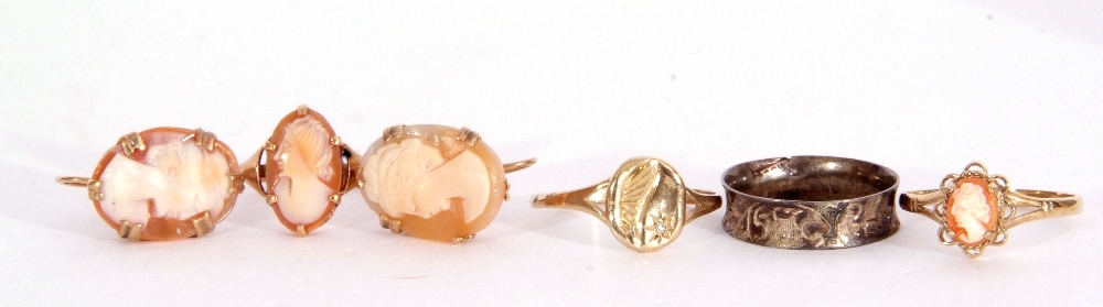 Mixed Lot: 9ct gold ring, the oval panel engraved and highlighted with a small diamond, a 9ct gold