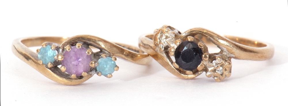 Mixed Lot: 9ct gold, dark sapphire and small diamond cross-over ring, size L/M, together with a