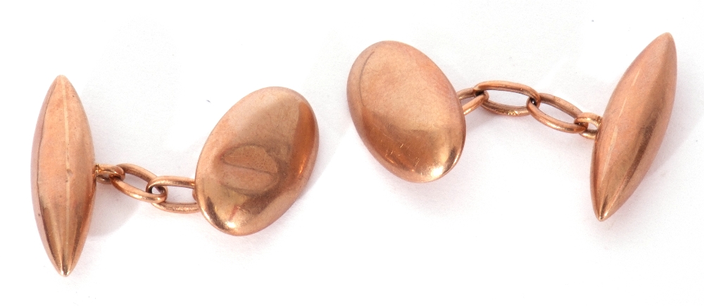 Pair of antique 9ct gold cuff links of oval and torpedo links, joined by chain fittings, 5.8gms