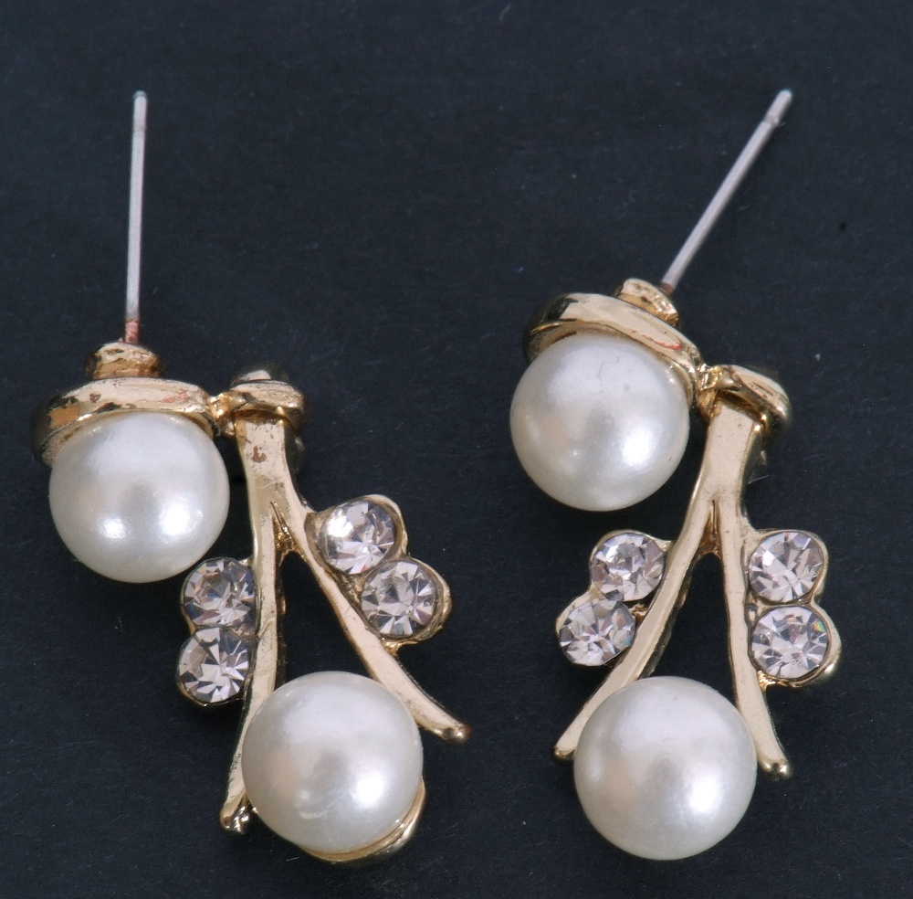 Pair of modern simulated pearl and paste set drop earrings - Image 6 of 6