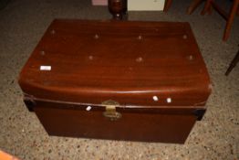 VINTAGE METAL TRAVELLING TRUNK, APPROX 70CM