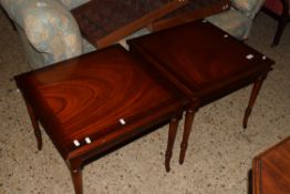 PAIR OF SMALL MAHOGANY EFFECT OCCASIONAL TABLES WITH STRUNG AND CROSS BANDED DECORATION, EACH APPROX