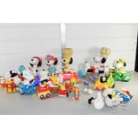 BOX CONTAINING SNOOPY TOYS AND FIGURES