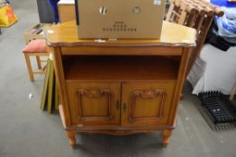 REPRODUCTION ENTERTAINMENT CABINET