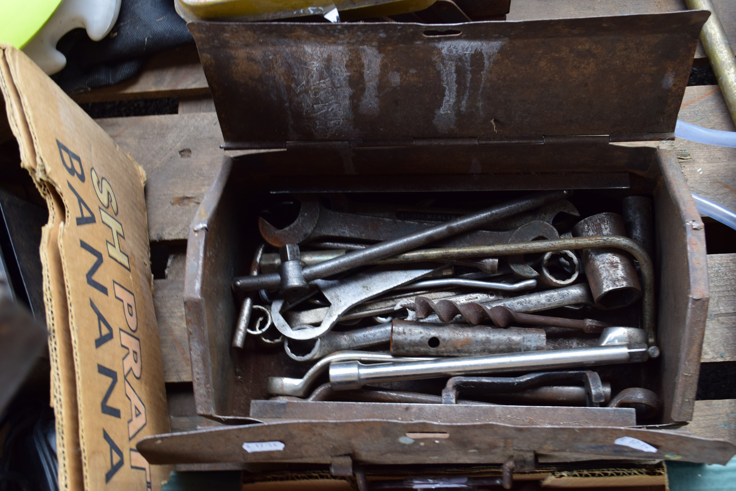 METAL TOOL CHEST TO INCLUDE SOCKETS AND SPANNERS - Image 2 of 2