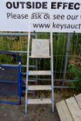 THREE-RUNG ALUMINIUM STEP LADDER