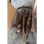 LARGE QTY OF GARDEN TOOLS