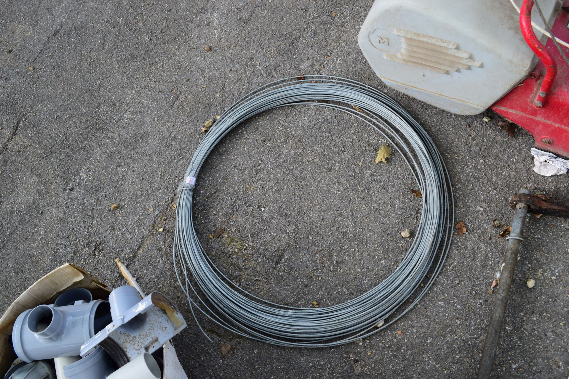 QTY OF GALVANISED WIRE