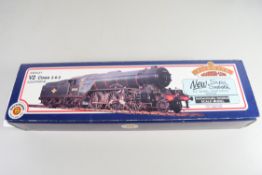 Boxed Bachmann 00 gauge 31-555 V2 LNER Darlington green No 4081 locomotive