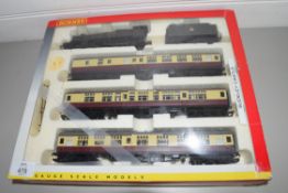 Boxed Hornby 00 gauge Great British Trains BR 4-6-0 Castle class "Sudeley Castle" set with