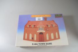 Boxed Hornby R486 town bank