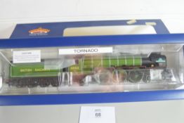 Boxed Bachmann 00 gauge A1 class "Tornado" BR Apple green, No 60163 locomotive