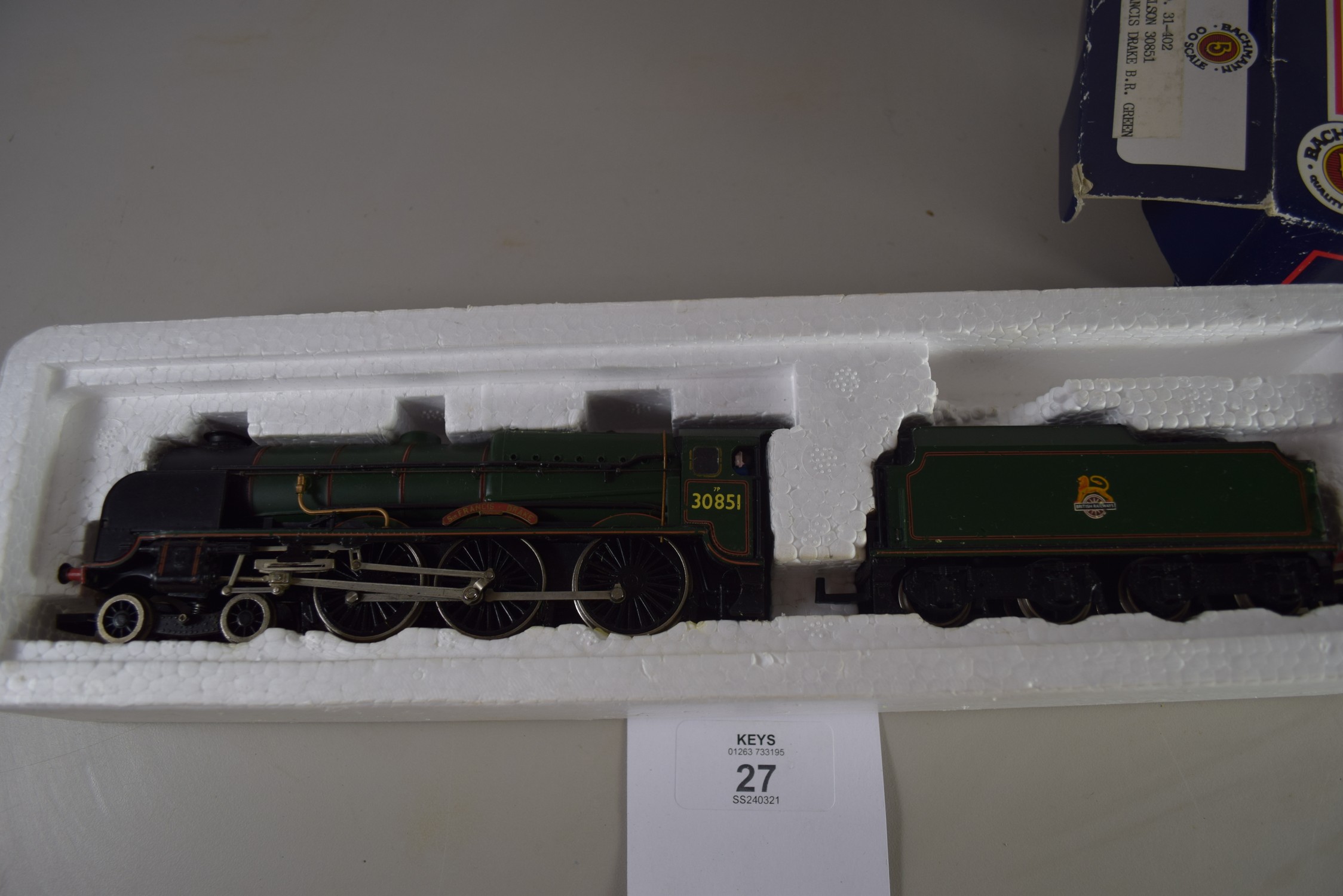 Boxed Bachmann 00 gauge 31-402 Lord Nelson "Sir Francis Drake" BR green No 30851 locomotive - Image 2 of 3