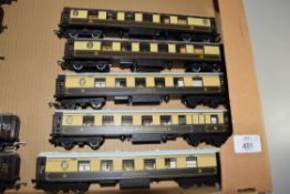 Group of four Hornby 00 gauge coaches to include Aurelia and Leone etc