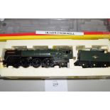 Boxed Hornby 00 gauge R2565 BR 4-6-2 Britannia class "Oliver Cromwell" locomotive, No 70013