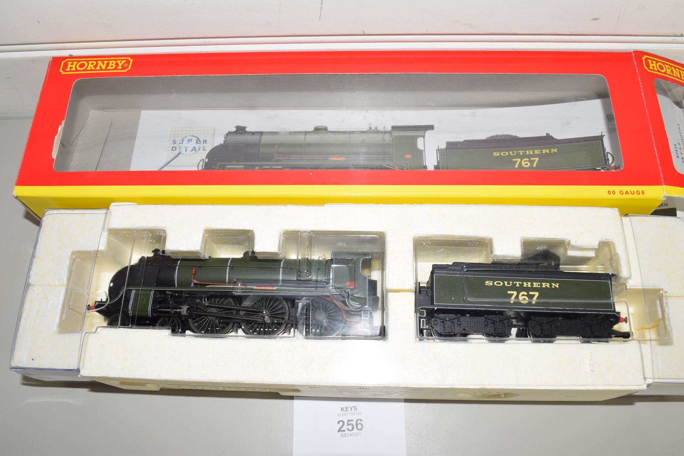 Boxed Hornby 00 gauge R2836 SR 4-6-0 N15 class "Sir Valence" locomotive No 767