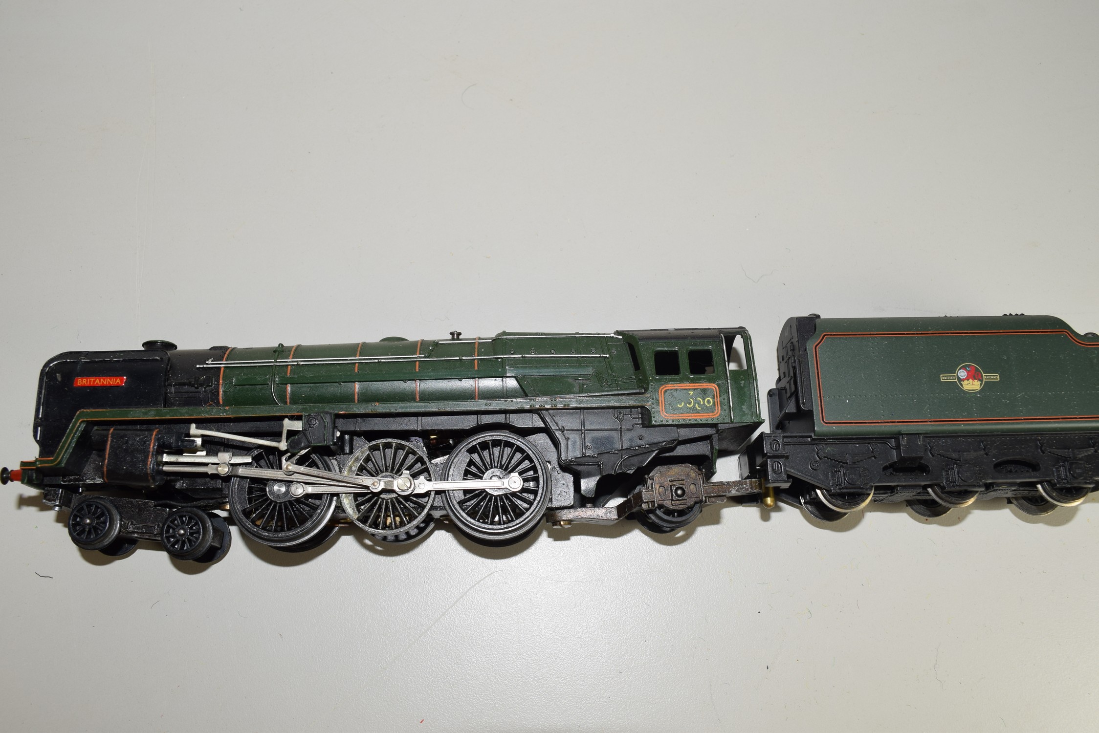 Unboxed Triang 00 gauge R259 "Britannia" locomotive