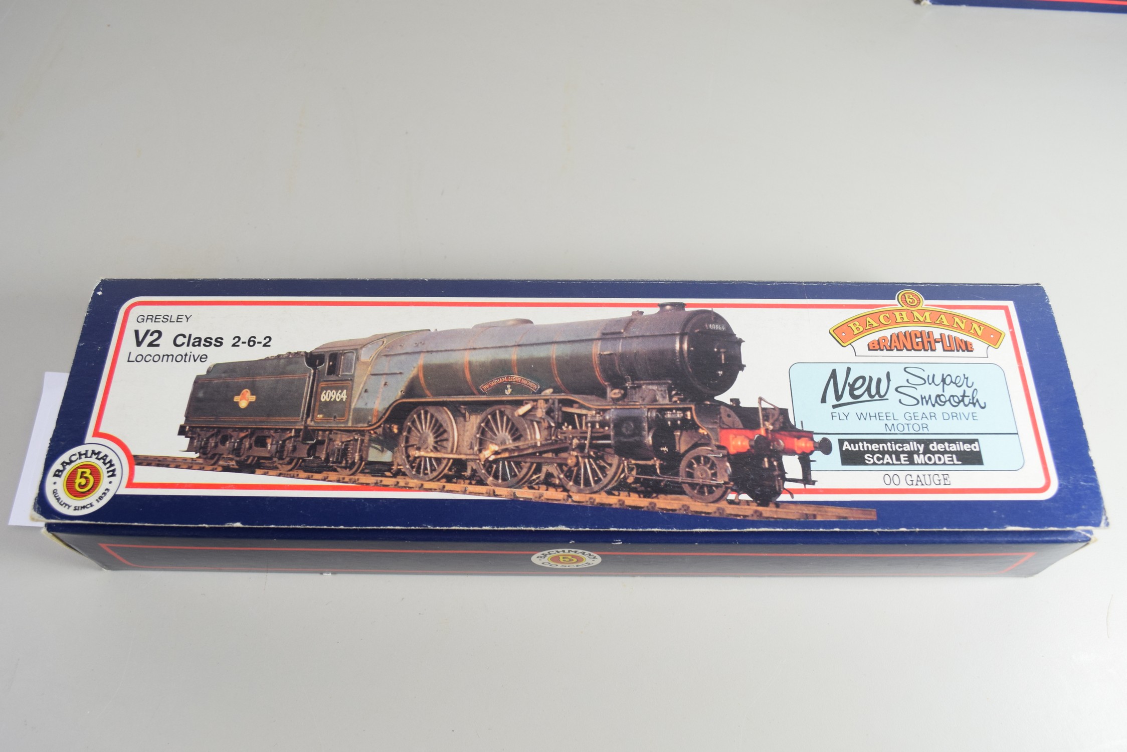 Boxed Bachmann 00 gauge 31-554 V2 double chimney BR green No 60903 locomotive