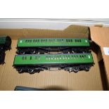 Unboxed group of two 00 gauge Hornby Southern Railway carriages in green livery