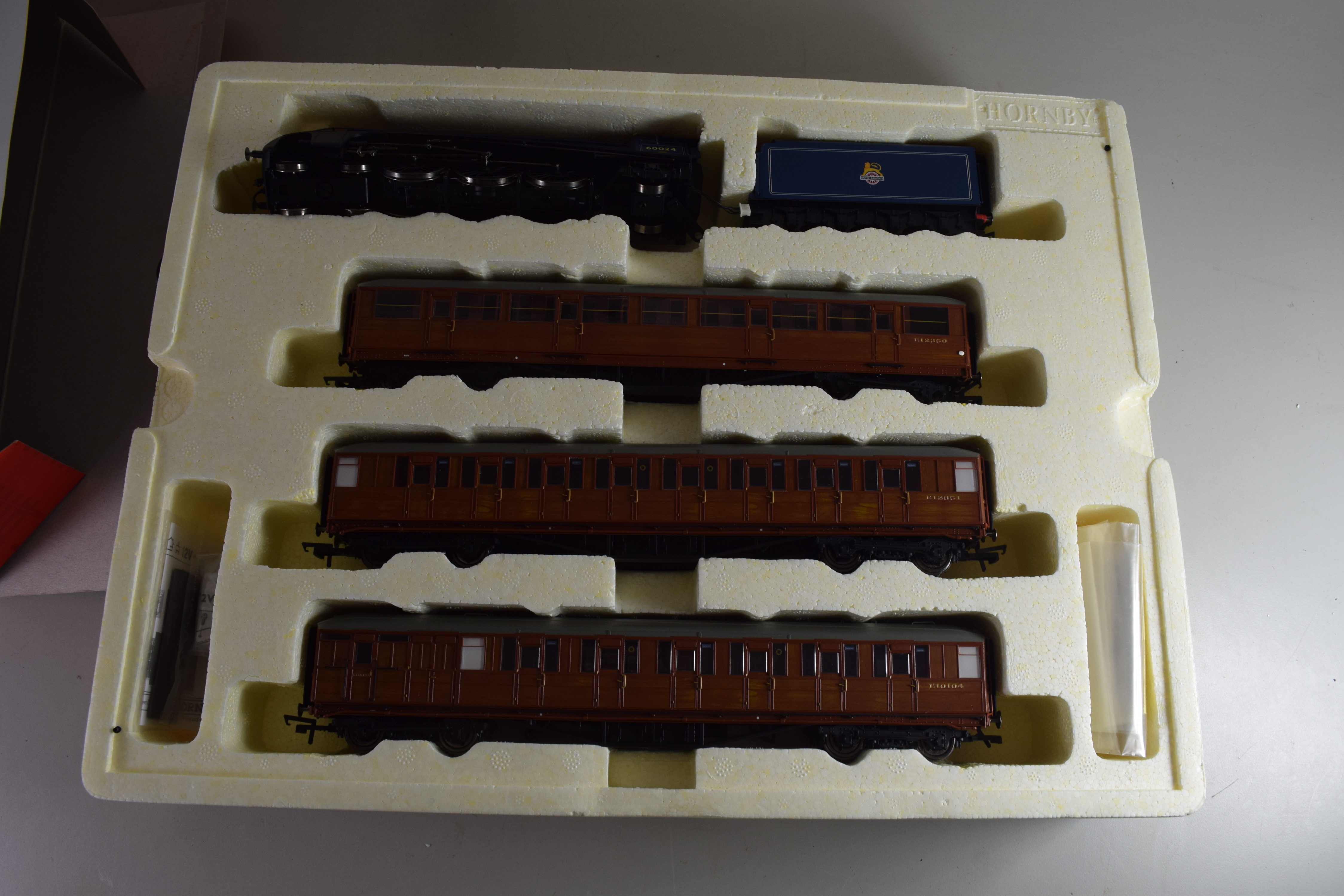 Boxed Hornby 00 gauge Rare Bird from the Barry J Freeman collection set containing Kingfisher No - Image 2 of 3