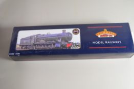 Boxed Bachmann 00 gauge 32-002 "St Edmund Hall" BR black, early emblem, No 5960 locomotive