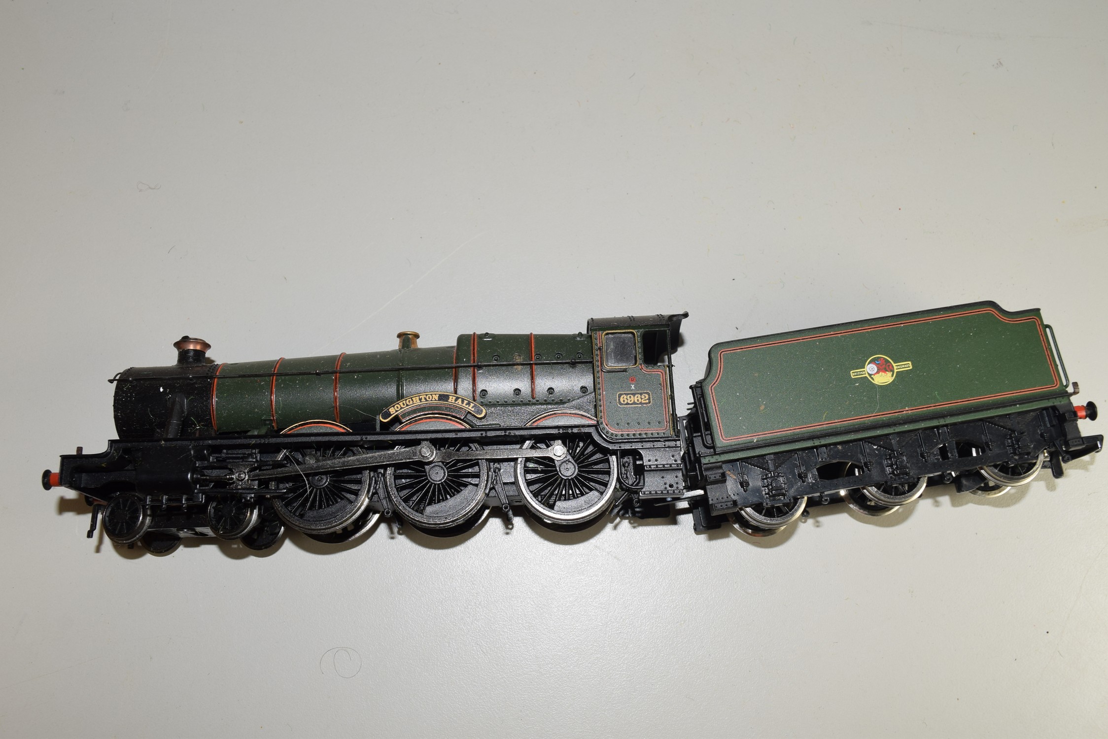 Unboxed Bachmann 00 gauge "Soughton Hall" locomotive no 6962