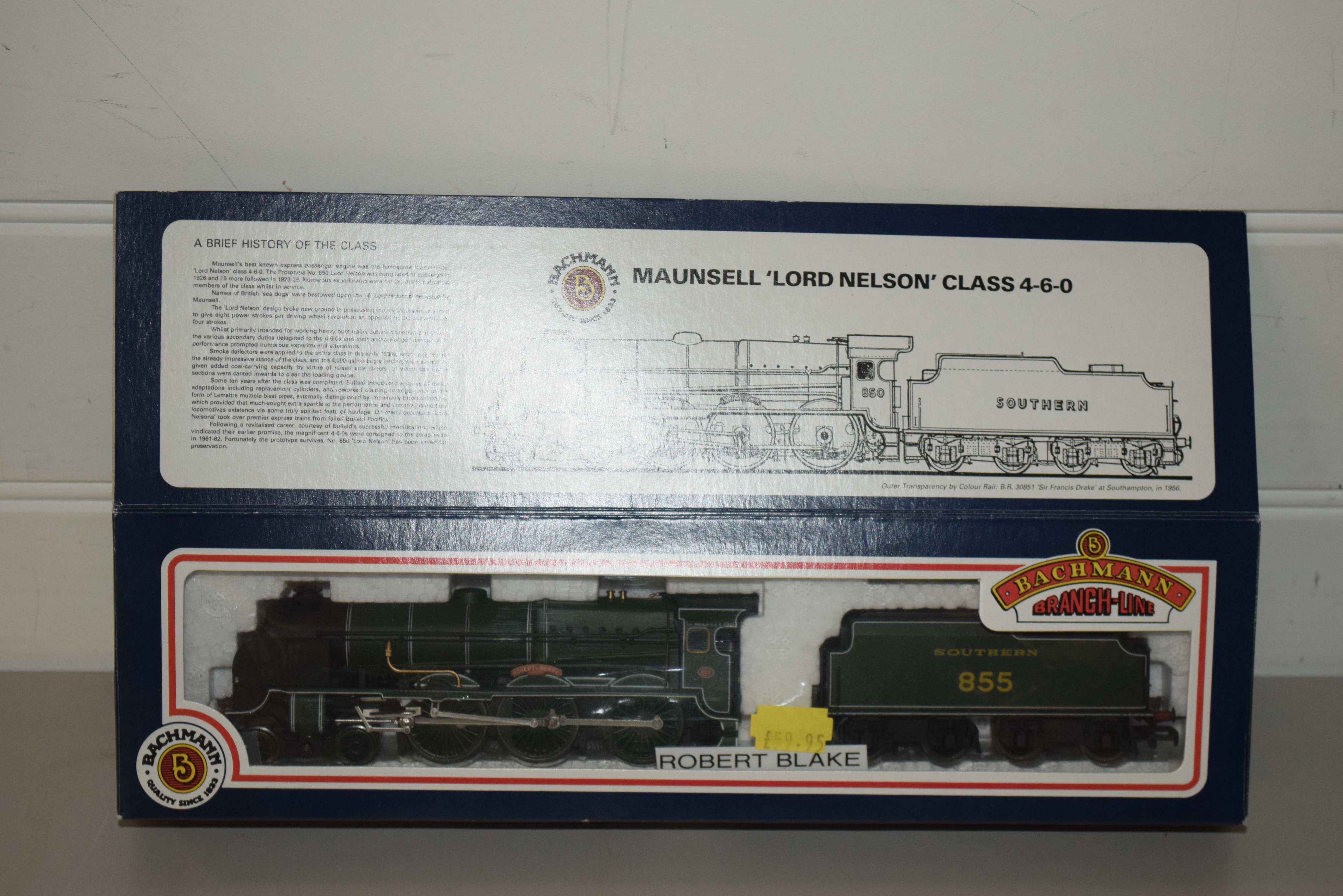 Boxed Bachmann 00 gauge 31-404 Lord Nelson "Robert Blake Maunsell" Southern green No 855 locomotive - Image 4 of 4