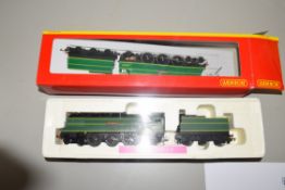 Boxed Hornby 00 gauge R2315 BR 4-6-2 West Country class "Clovelly" locomotive No 34037