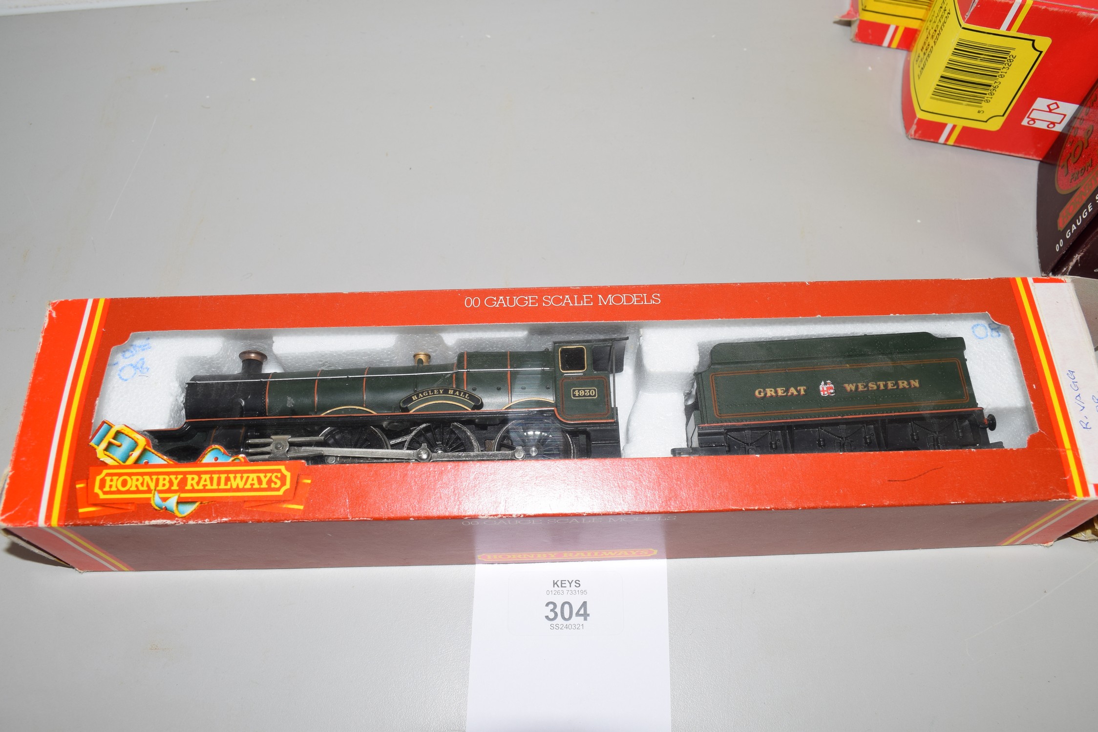 Boxed Hornby 00 gauge R313 "Hagley Hall" locomotive No 4930