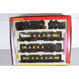 Boxed Hornby 00 gauge "The Cunarder" 213 Squadron set