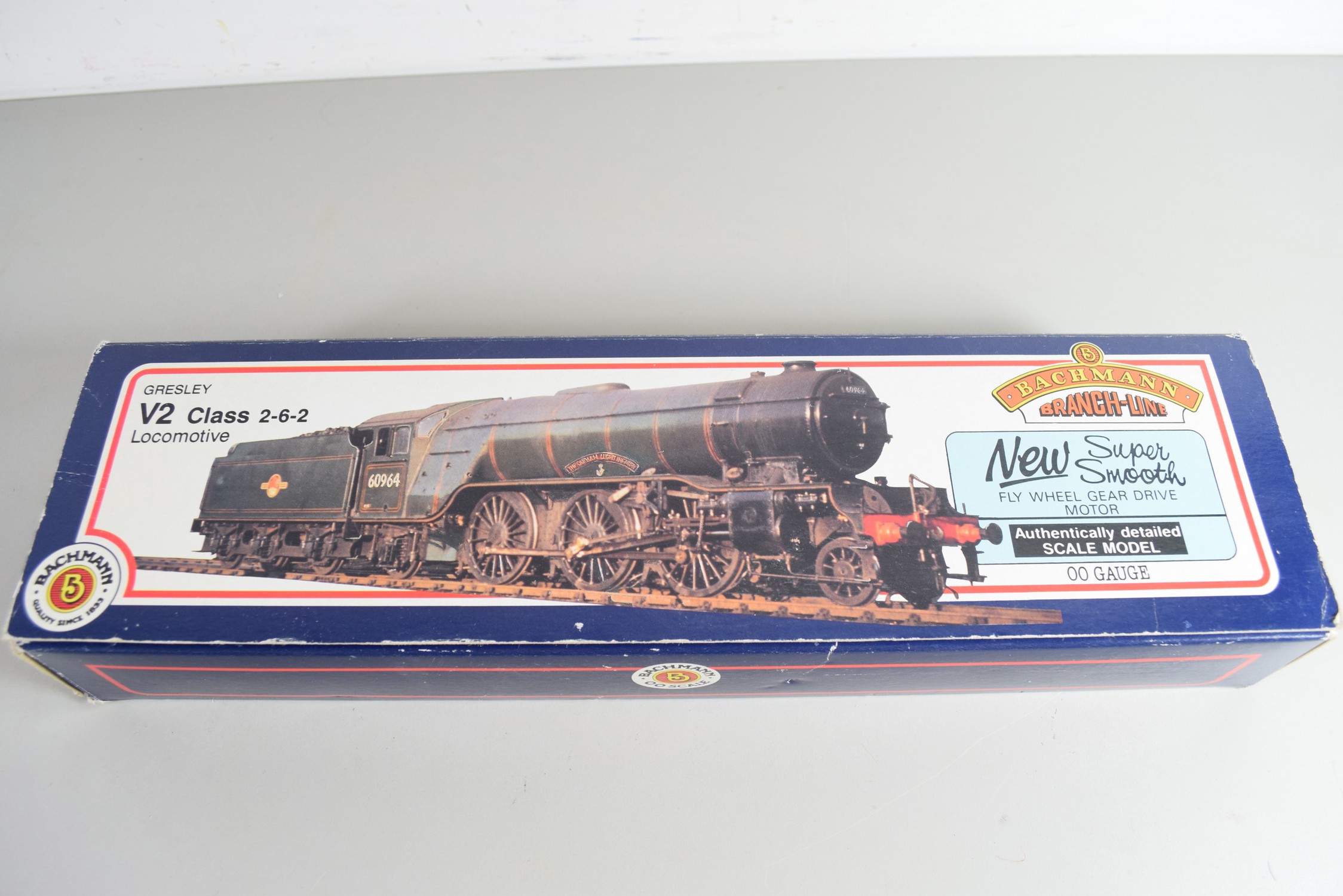 Boxed Bachmann 00 gauge 31-551 B2 Green Arrow BR black No 60800 locomotive - Image 2 of 3