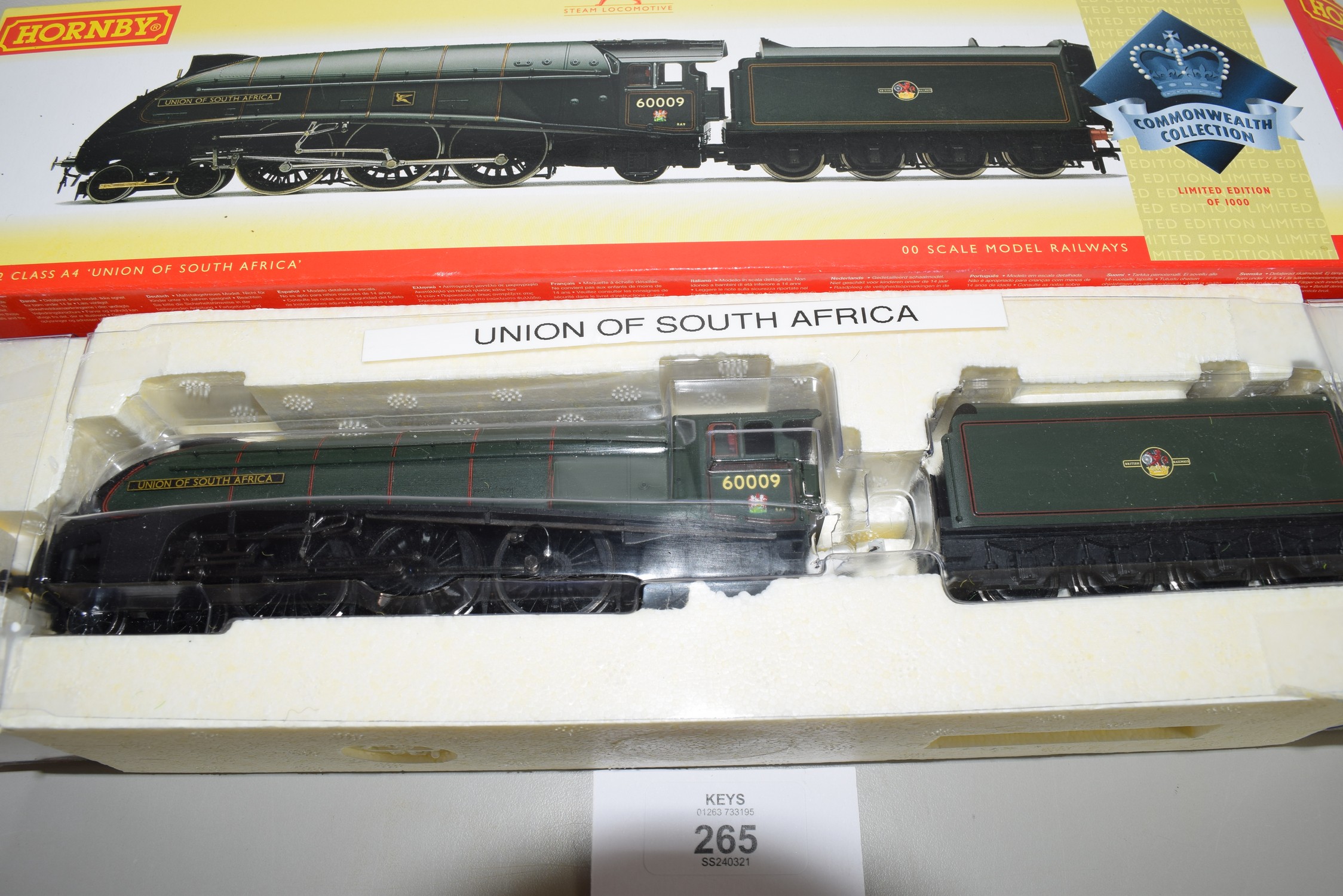 Boxed Hornby 00 gauge R209 BR 4-6-2 Class A4 "Union of South Africa" locomotive No 60009