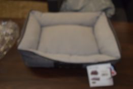 SCRUFFS WINDSOR BOX DOG BED, SMALL, 50 X 40CM