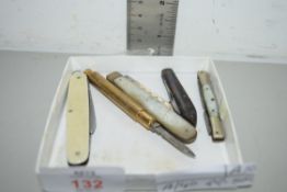 BOX CONTAINING PEN KNIVES, SOME WITH MOTHER OF PEARL INLAY
