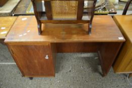 SMALL SINGLE PEDESTAL DESK, LENGTH APPROX 105CM