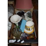 BOX CONTAINING KITCHEN CERAMICS AND GLASS WARES