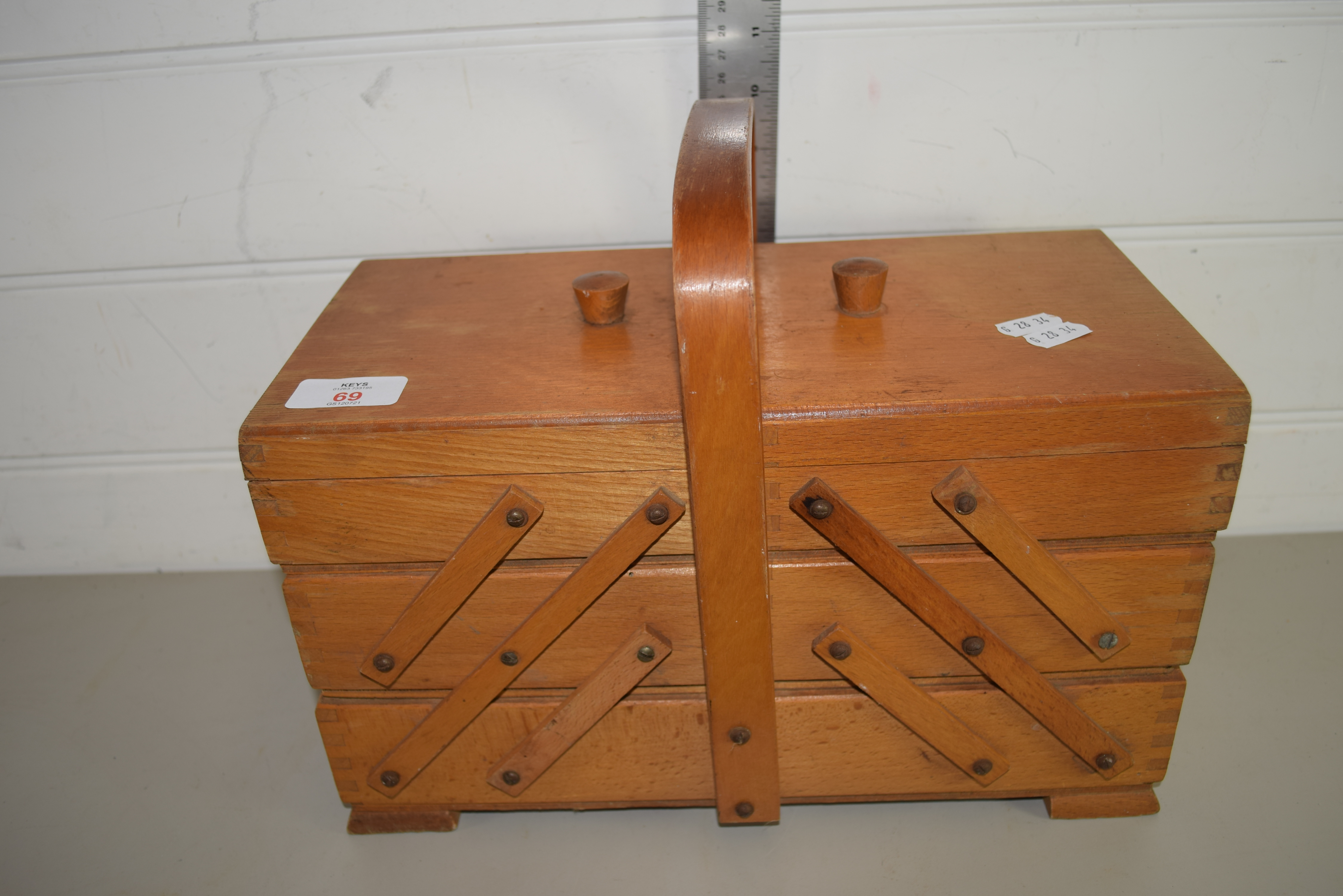 WOODEN EXTENDING BOX WITH VARIOUS TRAYS