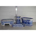 QTY OF BLUE AND WHITE WARES, SOME IN SPODE ITALIAN PATTERN