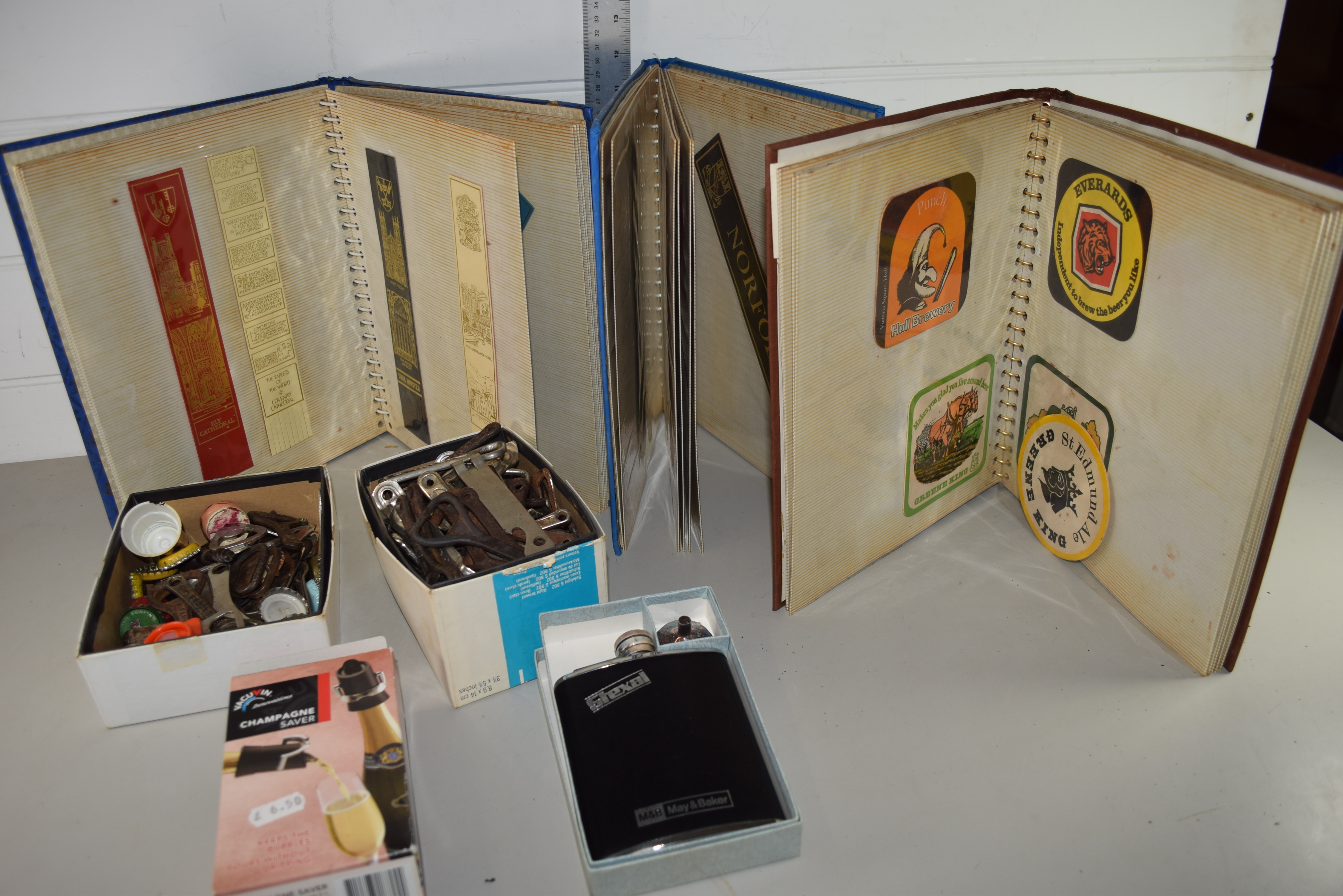 BOX CONTAINING PUB MEMORABILIA INCLUDING BEER MATS