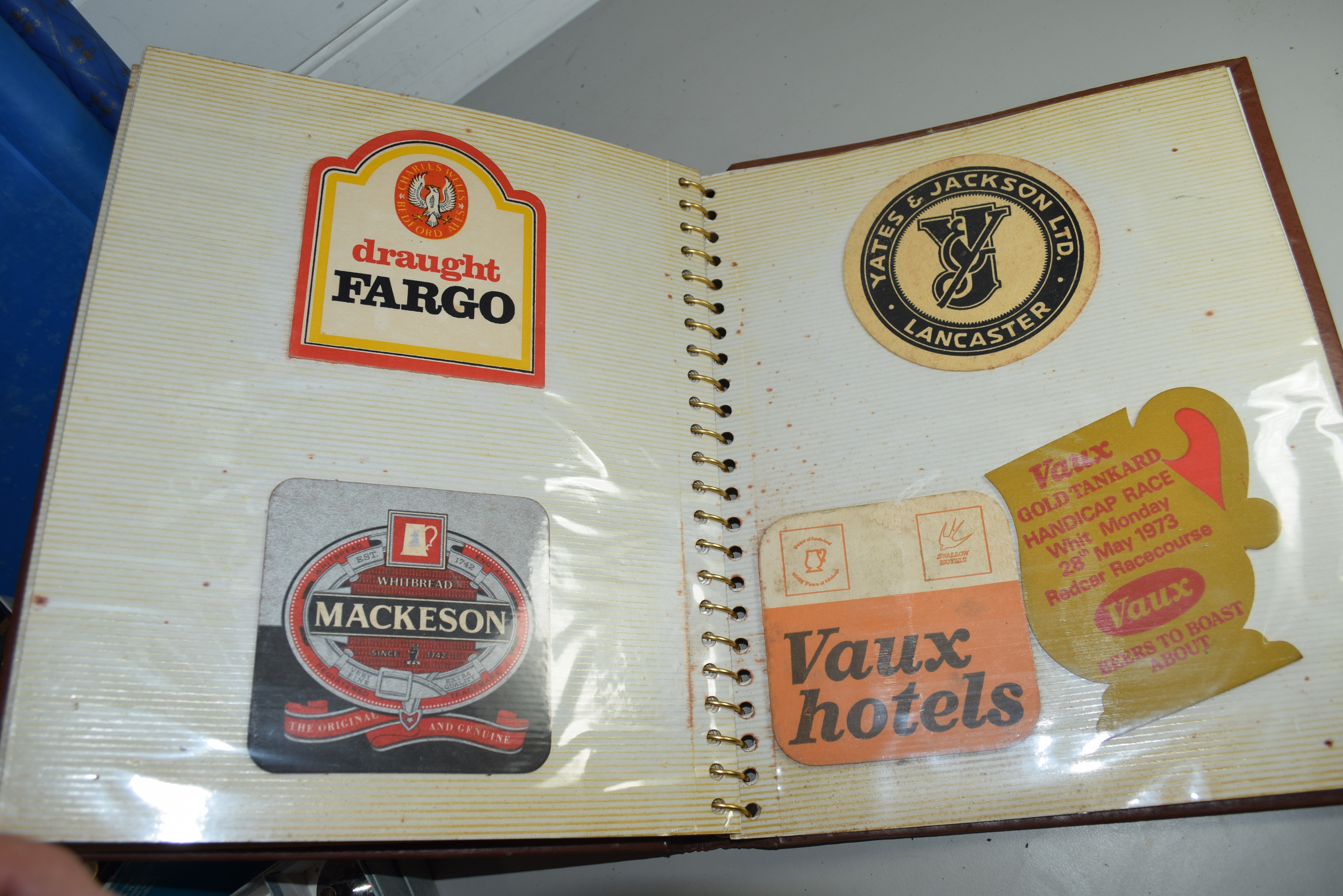 BOX CONTAINING PUB MEMORABILIA INCLUDING BEER MATS - Image 6 of 6