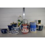 QTY OF CERAMICS, WEDGWOOD JASPERWARE BISCUIT BARREL ETC AND WEDGWOOD PINK GROUND JASPERWARE JUG ETC