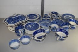 QTY OF COPELAND SPODE TOWER CERAMICS, PLATES, CUPS AND SAUCERS, SMALL SERVING TUREEN & COVER