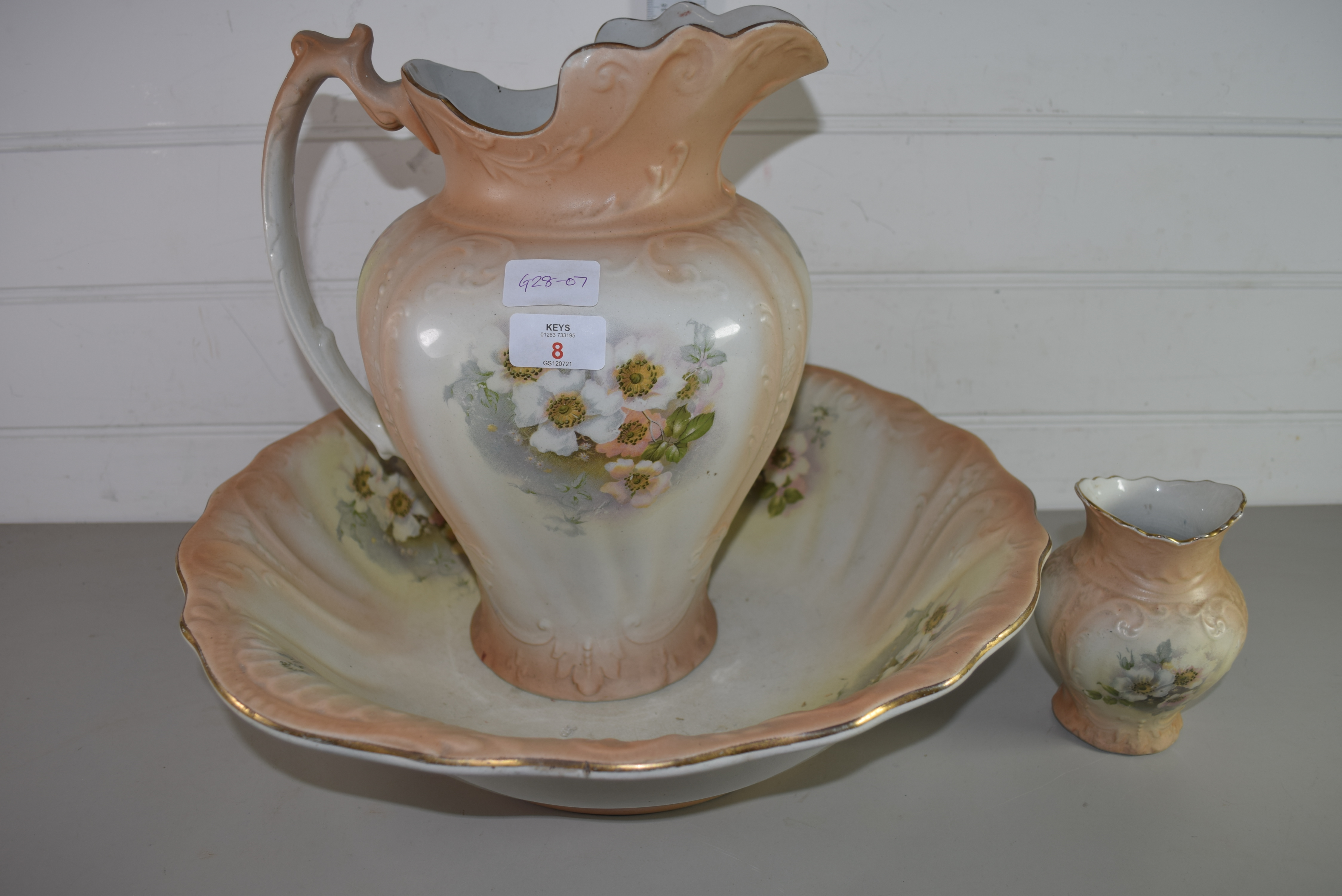 LARGE JUG BASIN AND SMALL VASE