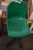 PLASTIC SWIVEL OFFICE CHAIR