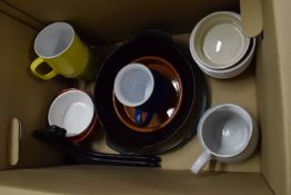 BOX OF HOUSEHOLD CERAMICS