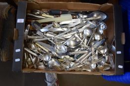 BOX CONTAINING LARGE QTY OF CUTLERY