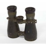 Pair of WWI period Imperial German Fernglas binoculars, maker's mark on focus wheel "Fernglas 08